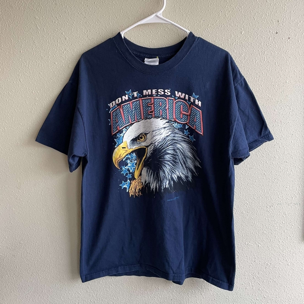 Rare Vintage 2000s "Don't mess With America" Graphic Americana Tee"